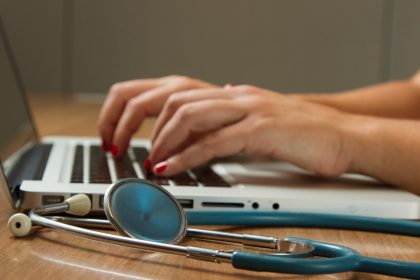 Gérant de SARL : comment choisir sa mutuelle santé (et en tirer un avantage fiscal) ?